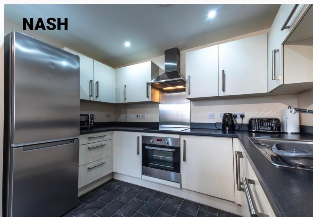 Stylish 2 Bedroom Apartment-Short Term Lets & Serviced Accomodation Reading Eksteriør billede
